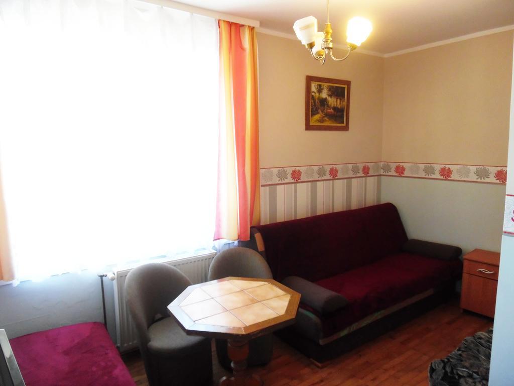 Noclegi U Krystyny Rewal Exterior photo